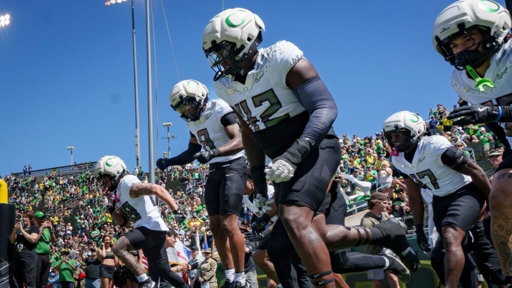 100 days until the start of the Oregon football season 100 days until the start of the Oregon football season