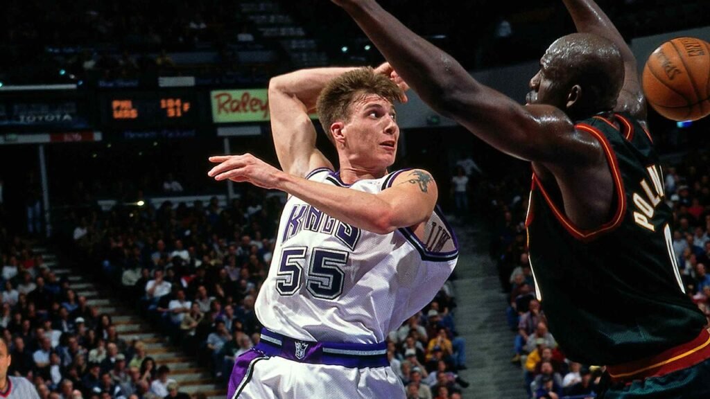 Former NBA star Jason Williams severs ties with college team after weekend softball spat Former NBA star Jason Williams severs ties with college team after weekend softball spat