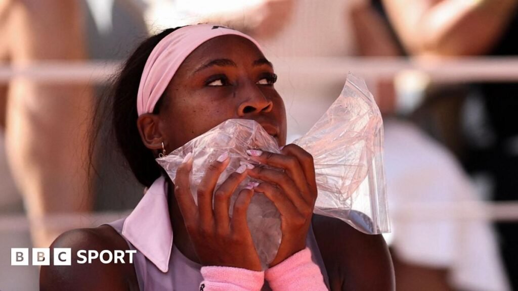 French Open 2026: How Paris heatwave is forcing players to adjust to conditions Coco Gauff cools down with a bag of ice at the French Open