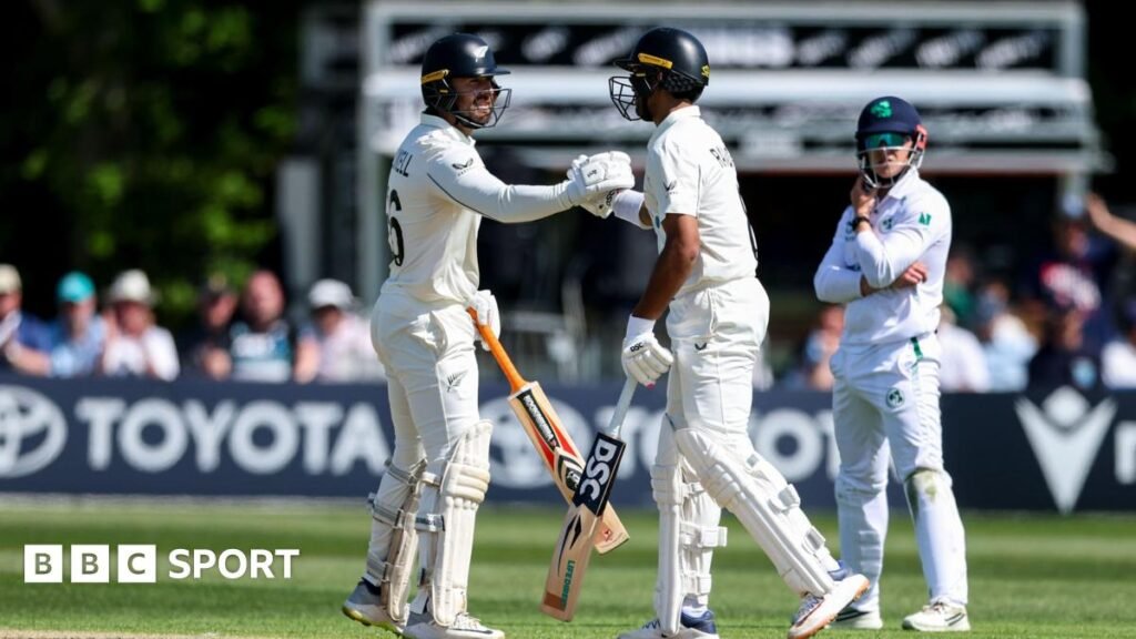 Ireland v New Zealand: New Zealand pair lead fightback against Ireland at Stormont Tom Blundell and Rachin Ravindra