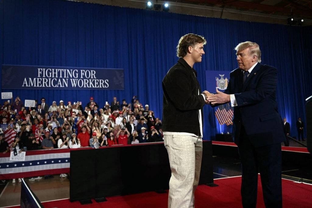 Jaxson Dart tried to clear the air with his teammates after Trump rally outcry. Here’s how they reacted Jaxson Dart tried to clear the air with his teammates after Trump rally outcry. Here’s how they reacted
