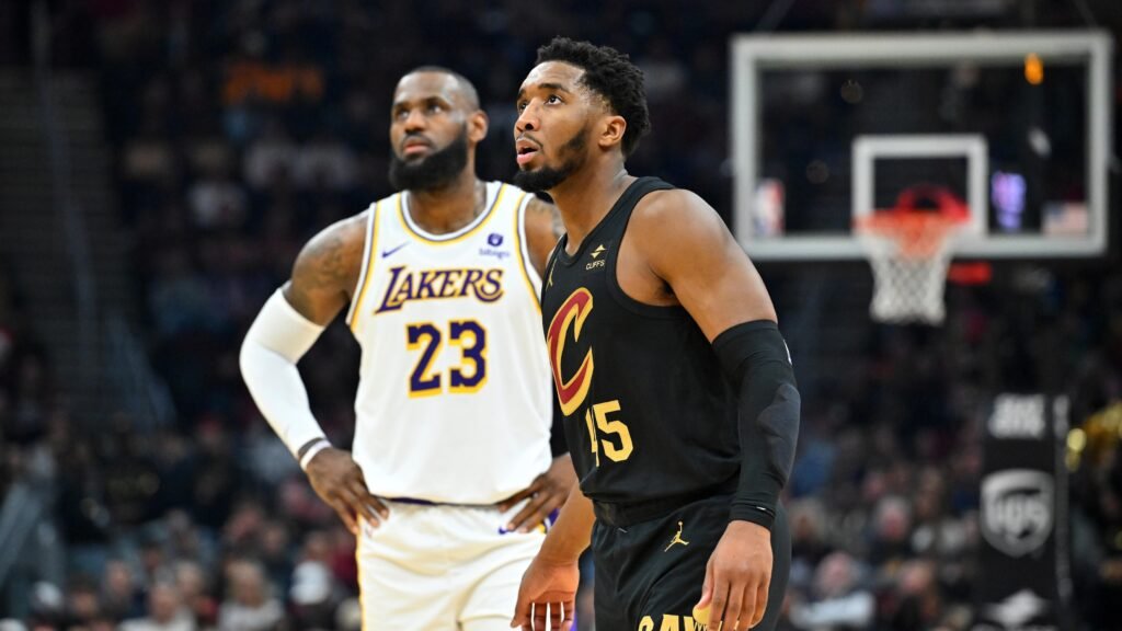 NBA Insider Says LeBron 'Looms Over' Cavs amid Giannis Trade, Harden & Mitchell Contract Decisions