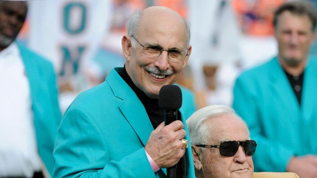 NFL news: Manny Fernandez, anchor of Dolphins’ 1972 undefeated team, dies at 79 NFL news: Manny Fernandez, anchor of Dolphins' 1972 undefeated team, dies at 79