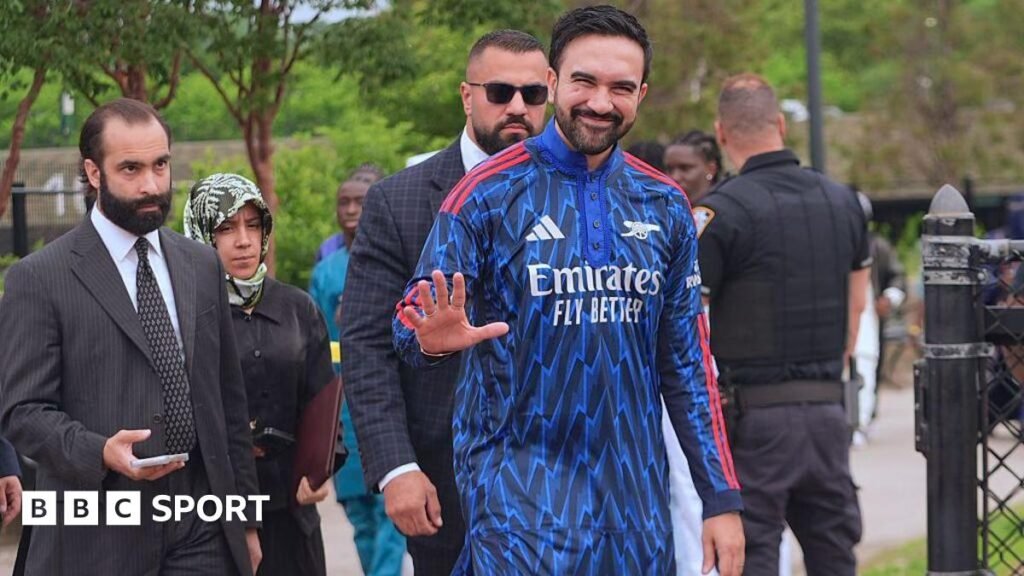 New York mayor Zohran Mamdani wears Arsenal kurta during Eid prayers Zohran Mamdani wearing an Arsenal-themed kurta