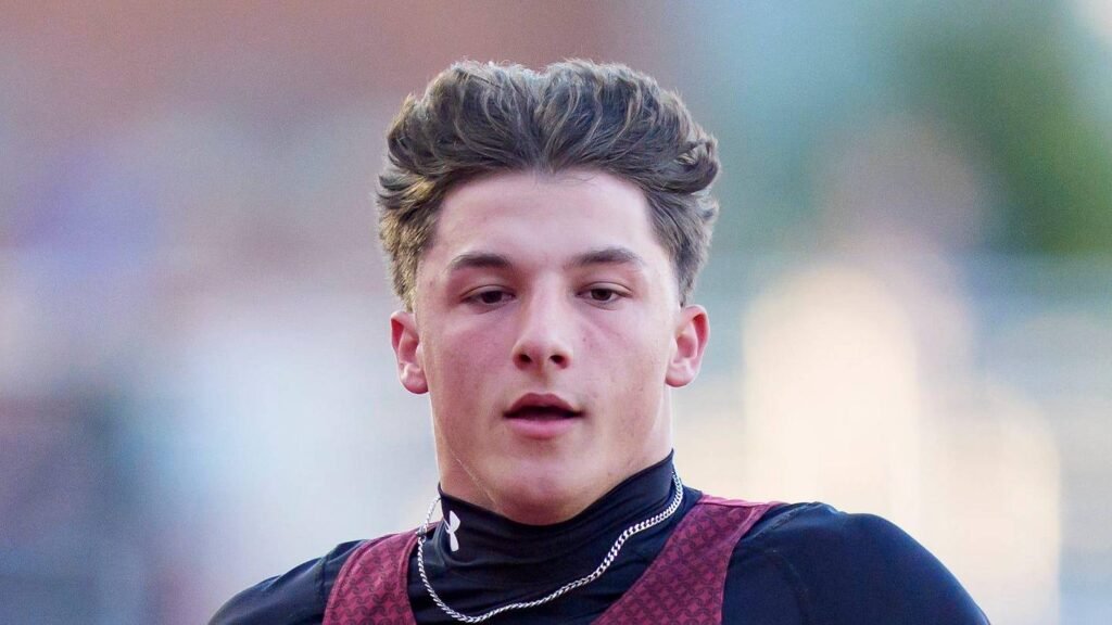 Oregon Commit Hunter Vaughn’s Journey That Defies Modern Recruiting Mold Oregon Commit Hunter Vaughn’s Journey That Defies Modern Recruiting Mold