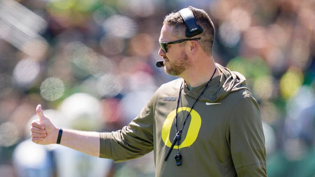 Oregon Ducks Flash Glimpse Into Innovative New Football Complex Oregon Ducks Flash Glimpse Into Innovative New Football Complex