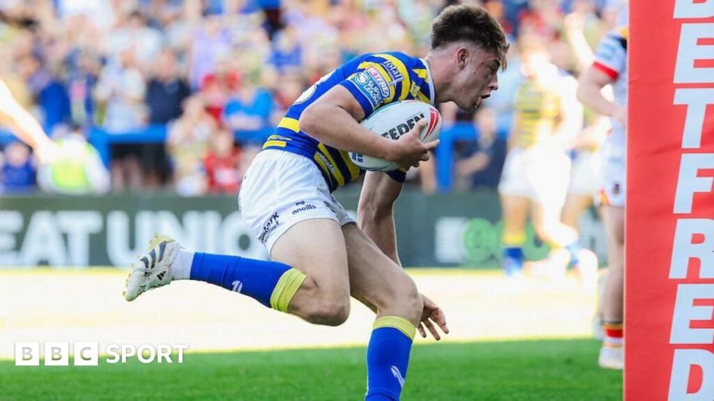 Super League: Warrington 26-12 Bradford – Wolves win again and go second Ewan Irwin scores under the posts to register Warrington's decisive fourth try against Bradford