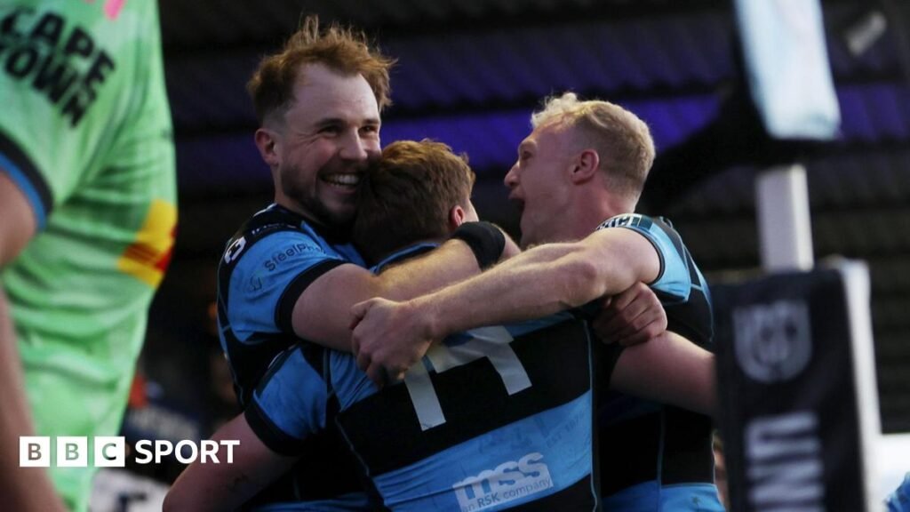 URC: Stormers v Cardiff – Welsh side aim to end eight-year wait for play-off win Cardiff celebrate Jacob Beetham's second try against Stormers