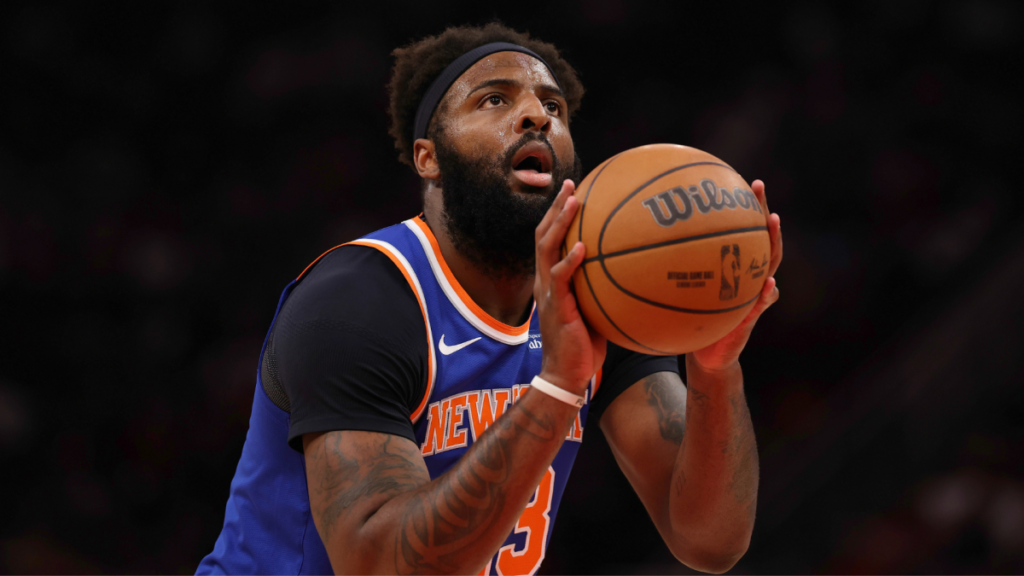 Underhand free throws? Rick Barry urges Knicks' Mitchell Robinson to make switch