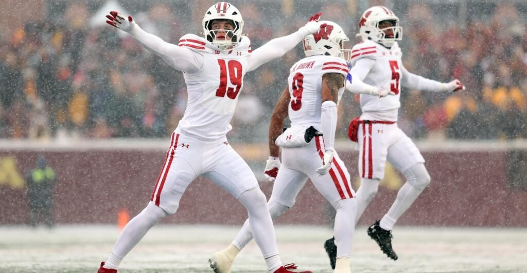Wisconsin Football: UCLA poaches key Badgers front office staffer
