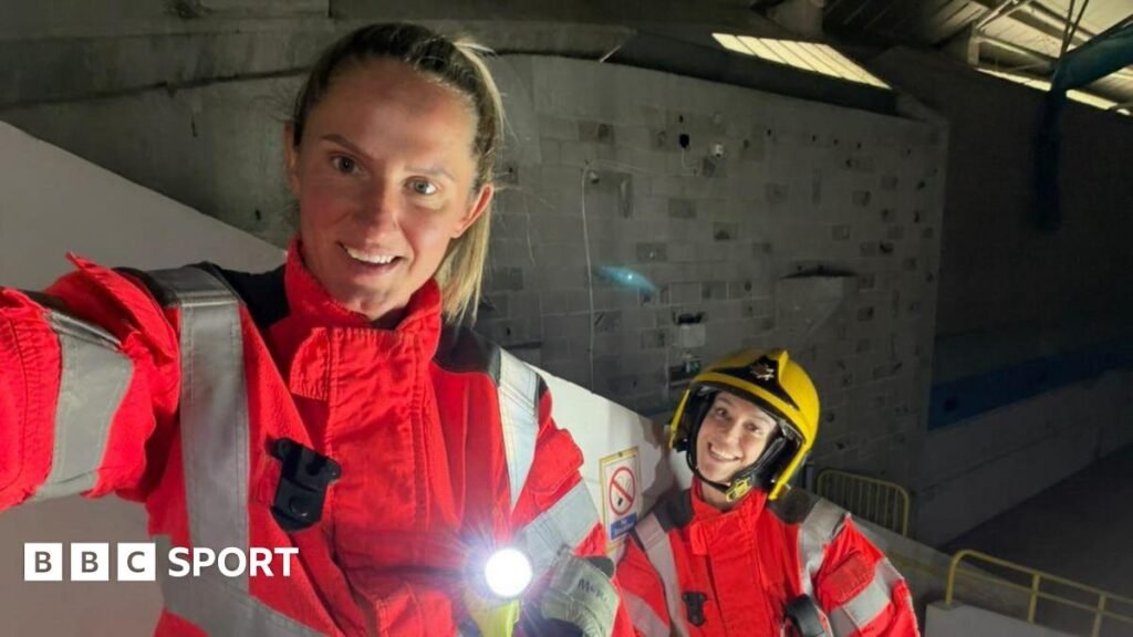 Women’s Super League: Abbie McManus and Jess Sigsworth on switch to firefighters Abbie McManus in her firefighter uniform alongside a colleague during firefighter training.