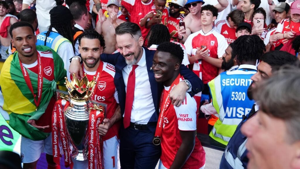 Arsenal start talks to sign Saka 2.0