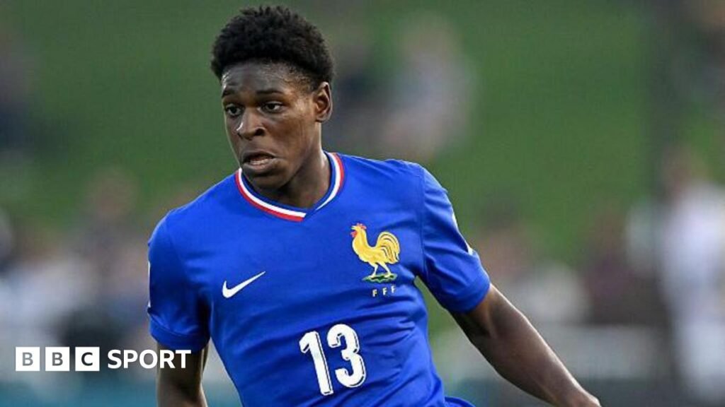Arsenal transfer news: Gunners approach PSG defender Emmanuel Mbemba Emmanuel Mbemba playing for France Under-17s