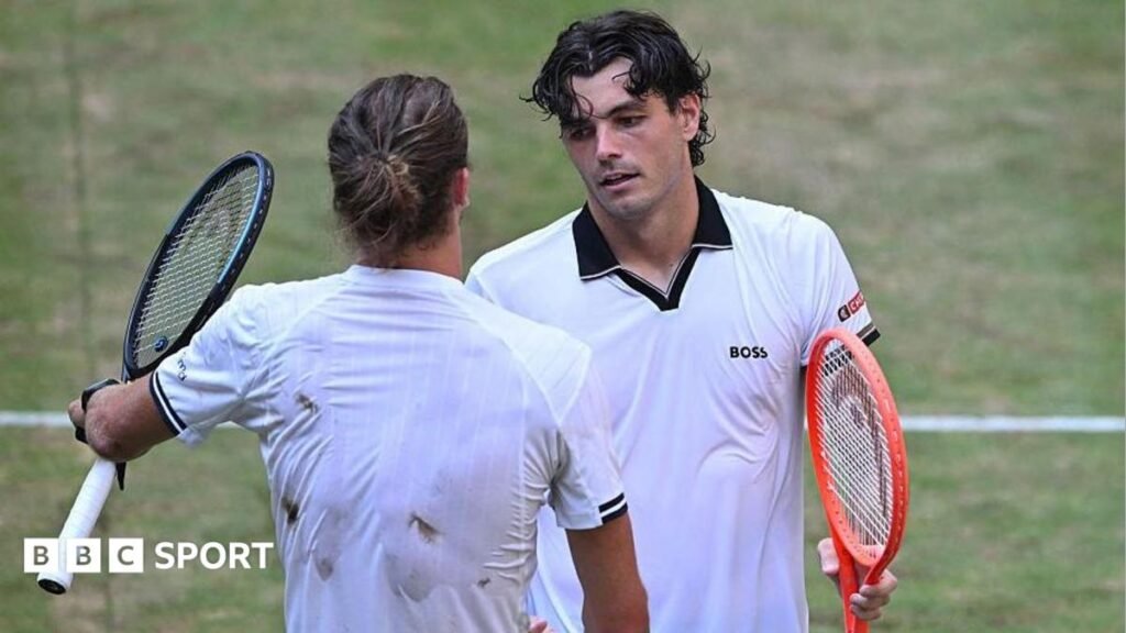 Halle Open: Taylor Fritz beats French Open champion Alexander Zverev to reach final Taylor Fritz shakes hands with Alexander Zverev