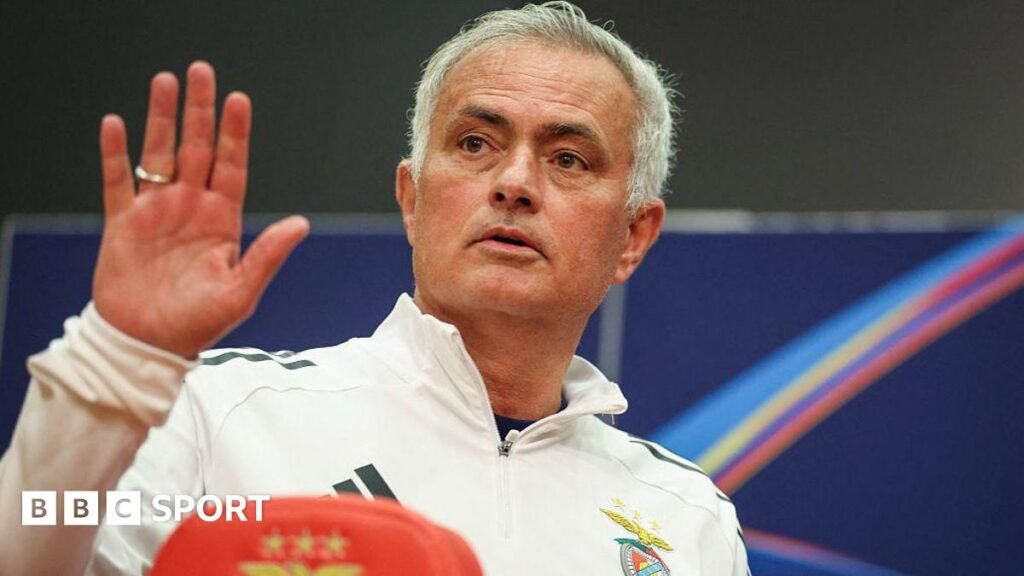 Jose Mourinho set for Real Madrid after Florentino Perez re-election Jose Mourinho waves