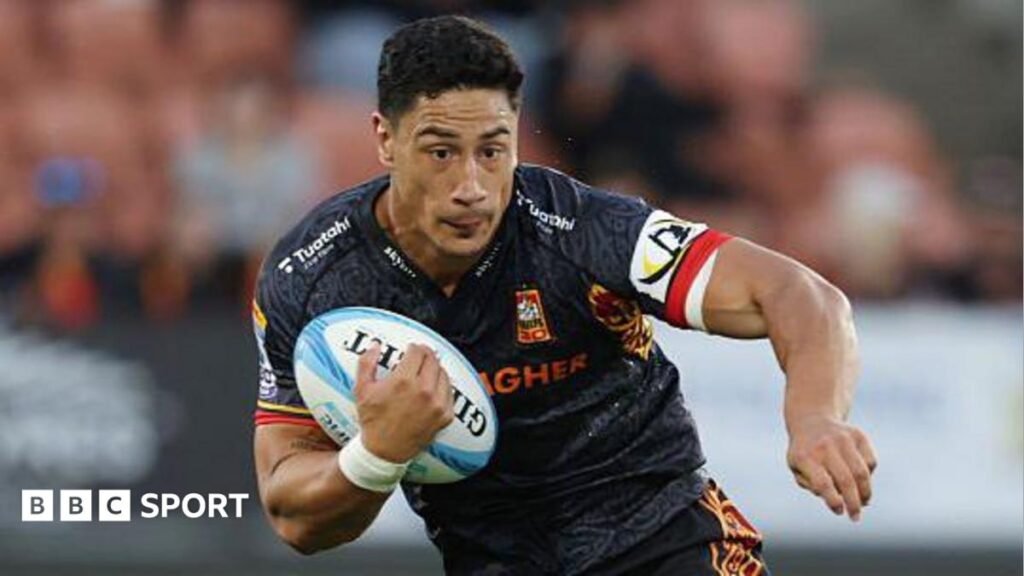 Lalakai Foketi: Ospreys sign Australia centre from New Zealand side Chiefs Chiefs centre Lalakai Foketi in action