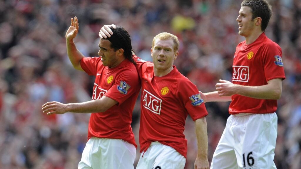 Man Utd "discussing personal terms" to sign another Tevez