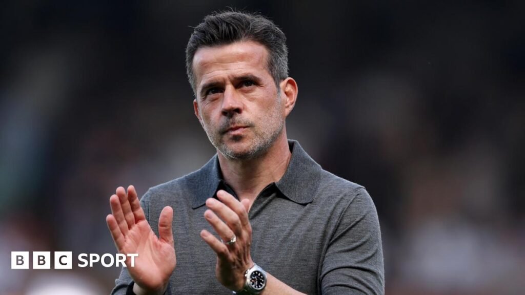 Marco Silva claps Fulham fans