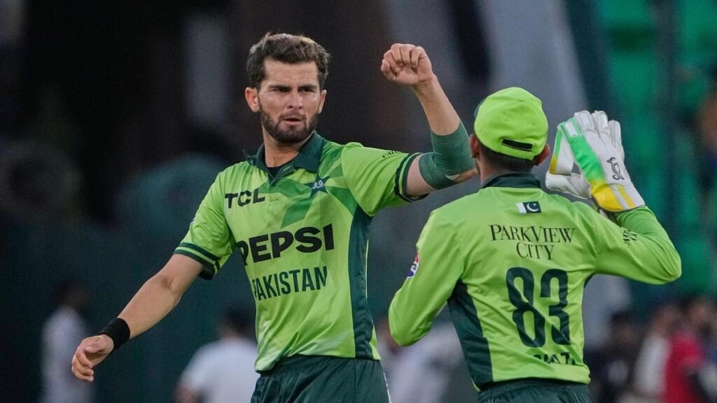 PAK vs AUS 3rd ODI, Live Score: Pakistan, Australia look to seal decider