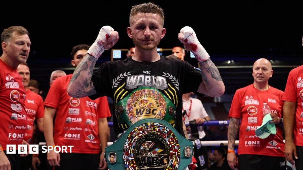 Ryan Garner v Michael Magnesi: ‘Piranha’ wins in St Mary’s bout Ryan Garner and Wayne Batten pose for a photo in the ring at St Mary's Stadium
