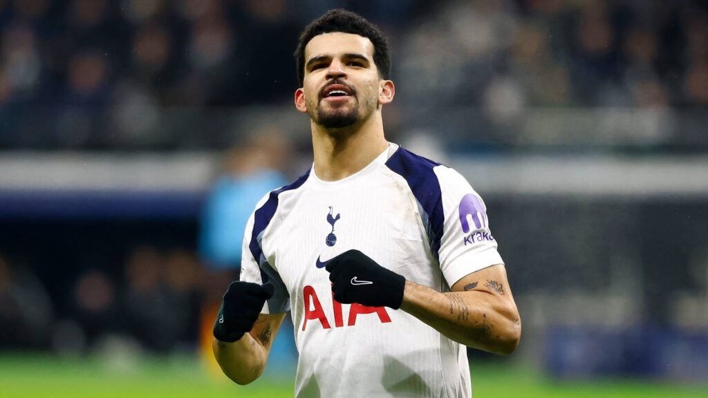 Spurs hold talks to sign elite striker on a free