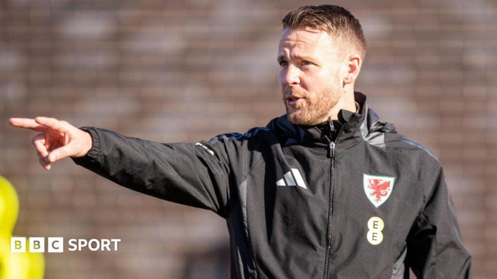 Uefa Under-19 Championship: Chris Gunter names Wales squad and issues Euro 2028 challenge Chris Gunter points during a training session