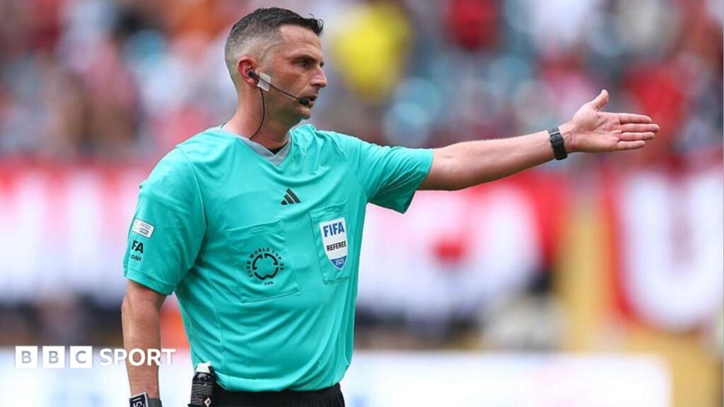 World Cup 2026 new rules: The law changes explained – VAR, timewasting and substitutes Referee Michael Oliver reacts during the FIFA Club World Cup round of 16 match between CR Flamengo and FC Bayern Munich