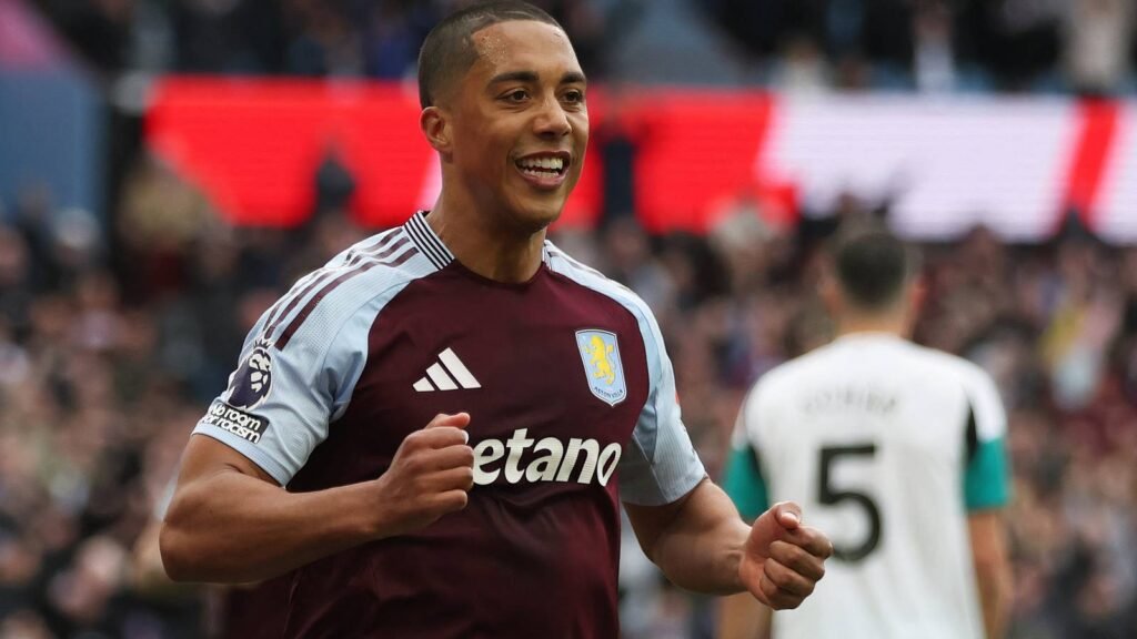 Aston Villa open talks to sign Man Utd midfielder after Tielemans blow Aston Villa open talks to sign Man Utd midfielder after Tielemans blow