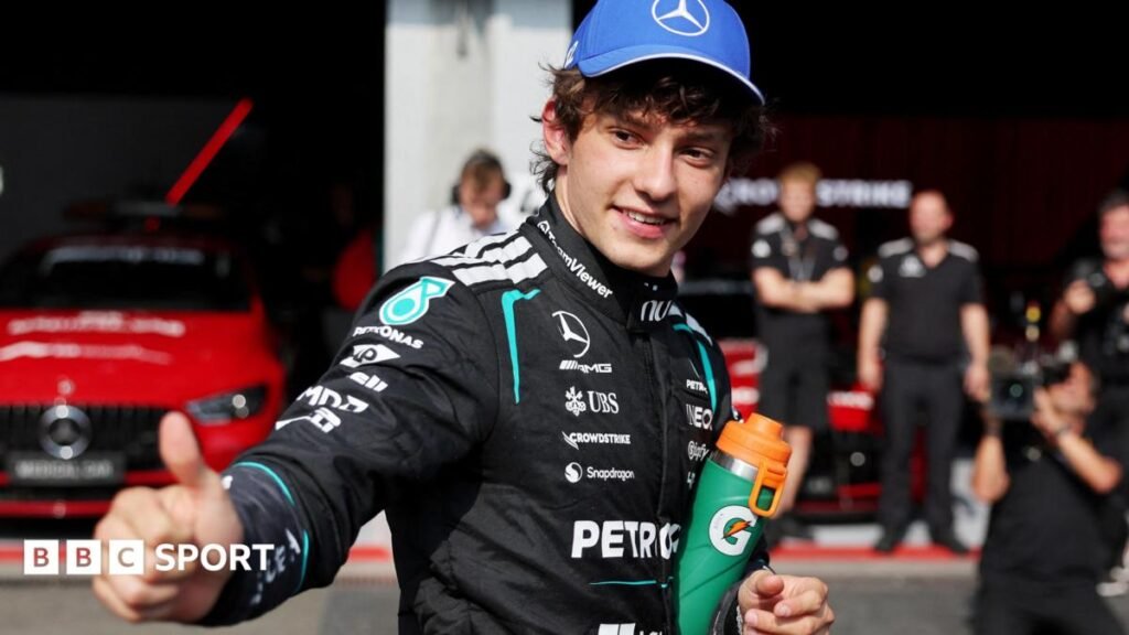 Belgian Grand Prix: Kimi Antonelli takes Spa pole from Max Verstappen Mercedes' Kimi Antonelli gives the thumbs-up signal in the pit lane after taking pole position for the Belgian Grand Prix