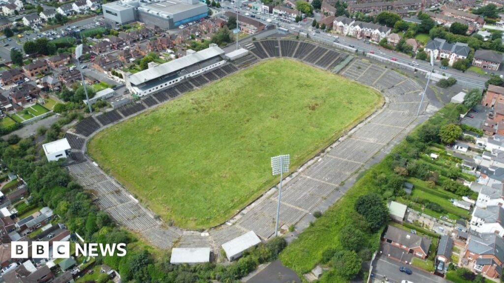 Casement Park: GAA set to scale back redevelopment plans Hannah Rose-Thorn and her husband
