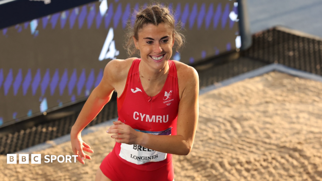 Commonwealth Games 2026: Olivia Breen jumps to gold in Glasgow Olivia Breen smiles after a jump