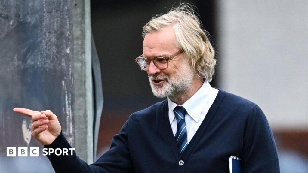 Dundee: Manager Steven Pressley signs new contract Steven Pressley