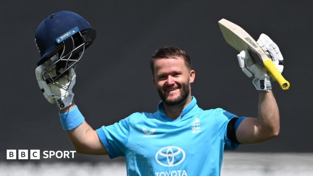 England vs India: Ben Duckett century and record Lord’s ODI total help seal series win for hosts BBC Sport microphone and phone