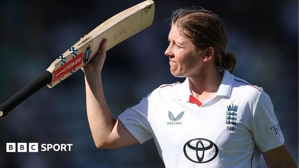 England vs India: Heather Knight and Tammy Beaumont fall cheaply as hosts face huge defeat A split graphic of Richard Dawson (left), Andy Flower (centre) and Jonathan Trott (right), all wearing training shirts and with sunglasses resting above the brim of baseball caps