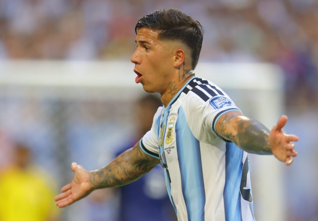 European team “weighing up” massive bid for Chelsea star Enzo Fernandez of Argentina and Chelsea
