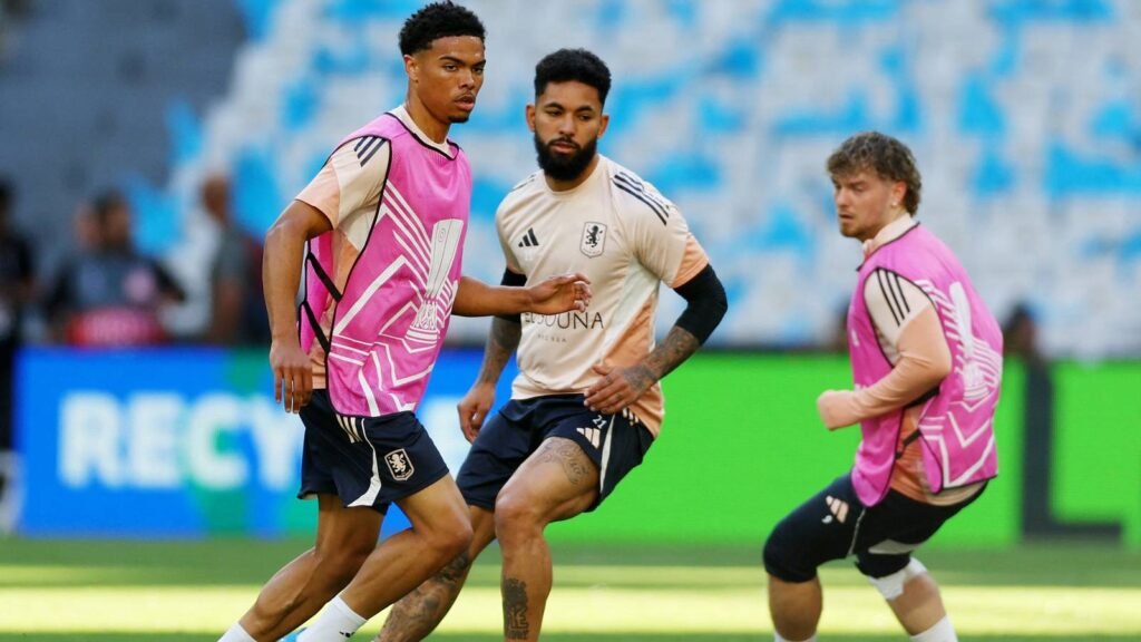 Everton launch approach to sign “amazing” former Aston Villa star Everton launch approach to sign "amazing" former Aston Villa star