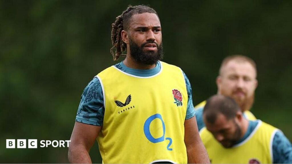 Fiji v England: Chandler Cunningham-South replaces injured wing Cadan Murley Chandler Cunningham-South wearing a bright yellow England training bib