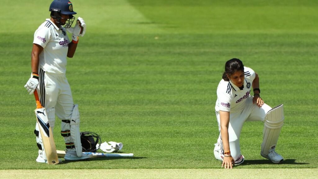 IND vs ENG Women’s Test, Day 3 Live Score: England 6/2, openers fall early; target: 457