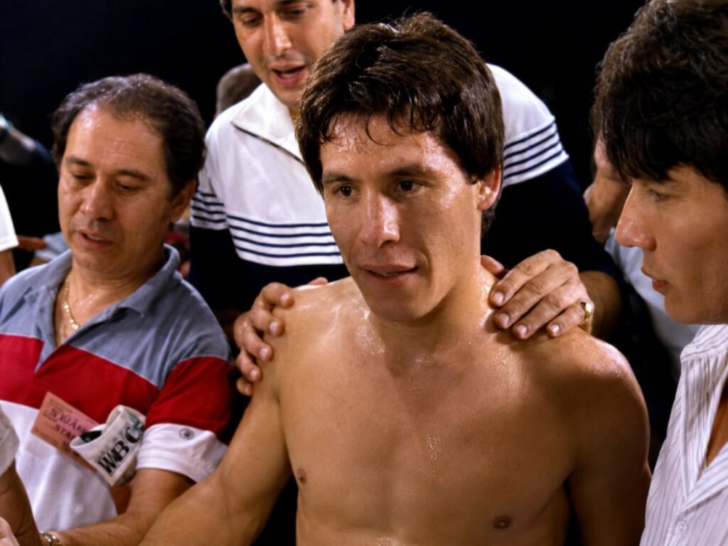 Image: Julio Cesar Chavez Stopped Roger Mayweather 41 Years Ago Today And Announced Himself To America