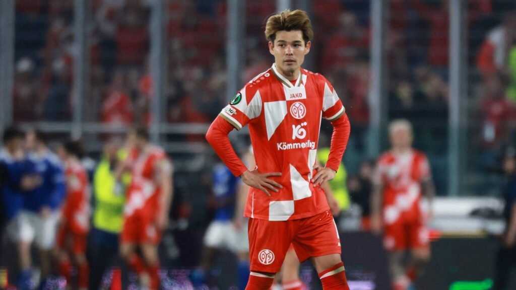 Mainz chief publicly responds to Liverpool as Anfield chiefs plot Sano move