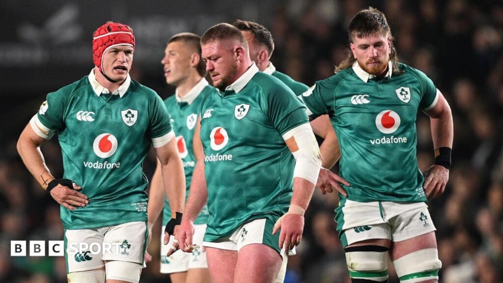 Nations Championship: New Zealand 40-21 Ireland – Eden Park loss leaves Ireland with familiar sinking feeling Josh van der Flier, Tadhg Furlong and Joe McCarthy look dejected during Ireland's defeat by New Zealand