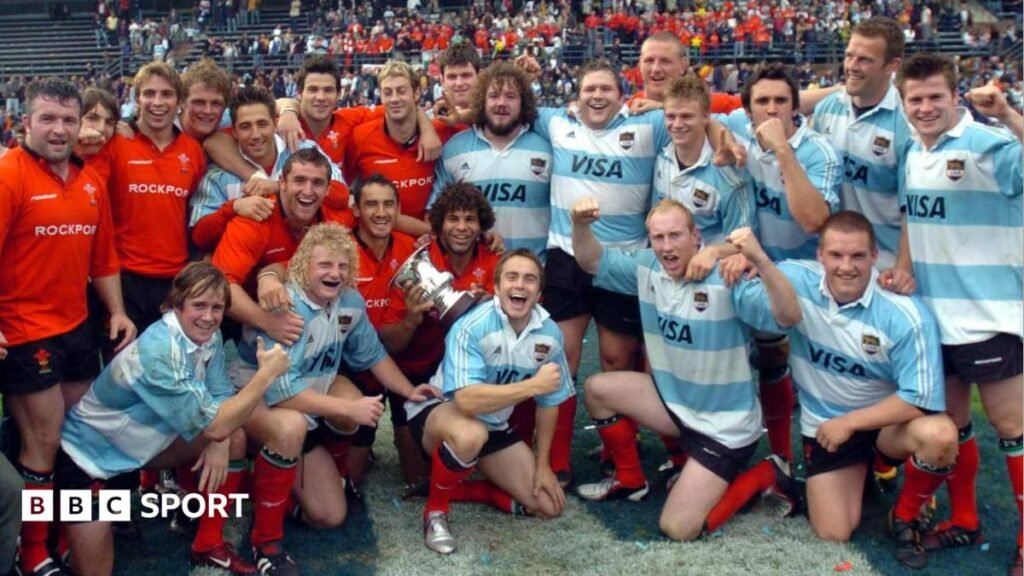 Nations Championship: Wales history of touring Argentina Wales players, some in red Wales shirts and some in blue and white Argentina jerseys, pose together on the pitch on the 2004 tour of Argentina.
