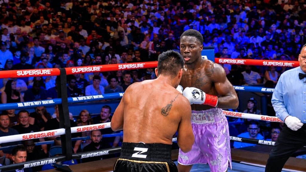 Richardson Hitchins Reveals Hand Injury After Ricardo Salas Win Richardson Hitchins Reveals Hand Injury After Ricardo Salas Win