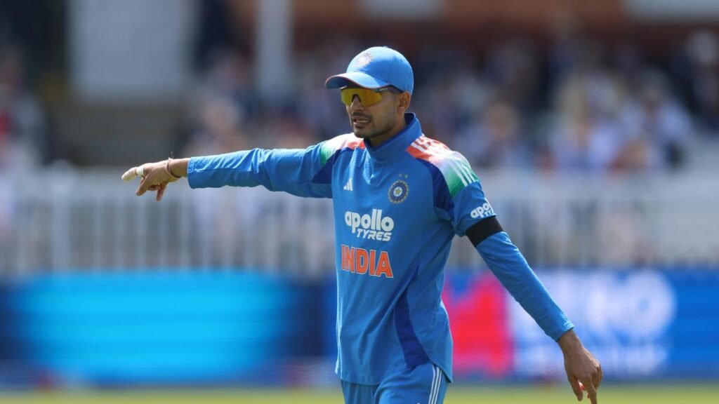 Sunil Gavaskar: No need for Team India to press the emergency button as yet Sunil Gavaskar: No need for Team India to press the emergency button as yet