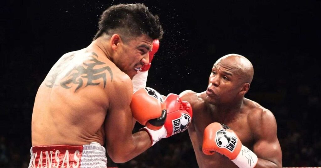 Victor Ortiz names the one opponent who was tougher than Floyd Mayweather: “He hit so hard” Victor Ortiz names the one opponent who was tougher than Floyd Mayweather: “He hit so hard”
