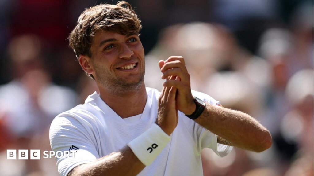 Wimbledon 2026 results: Flavio Cobolli beats Alex de Minaur to reach quarter-finals Flavio Cobolli applauds the Wimbledon crowd after his win over Alex de Minaur