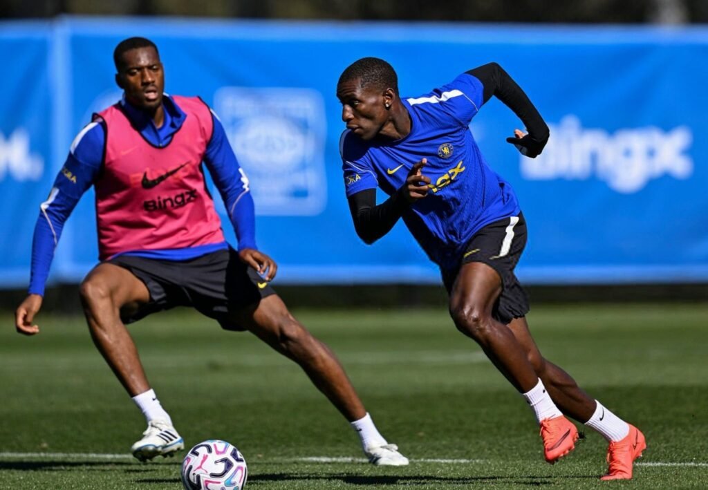 7 first team players left out by Alonso look set for loans or transfers Nicolas Jackson in preseason