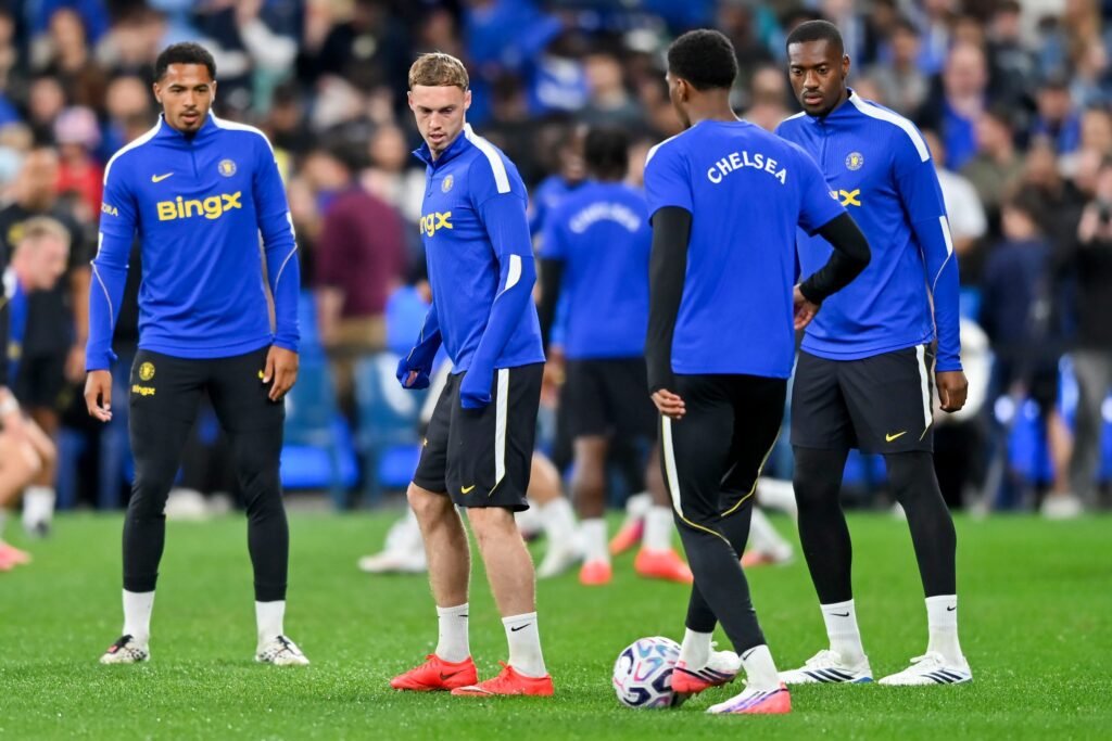 Alonso surprises Chelsea fans by picking two precious starters Cole Palmer of Chelsea FC participates in a drill with teammates during a Chelsea FC Open Training Session at Allianz Stadium