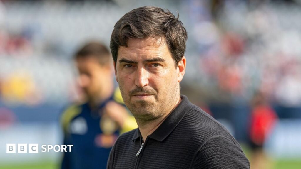 Andoni Iraola: What we have learned from Liverpool’s start under new boss Liverpool manager Andoni Iraola looks on during a training session