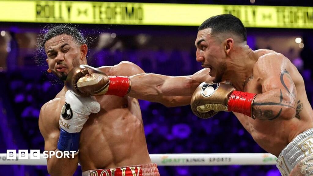Boxing: Teofimo Lopez beats Rolando Romero to claim WBA welterweight title Rolly Romero is punched in the face by Teofimo Lopez